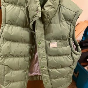 Mens green activewear vest